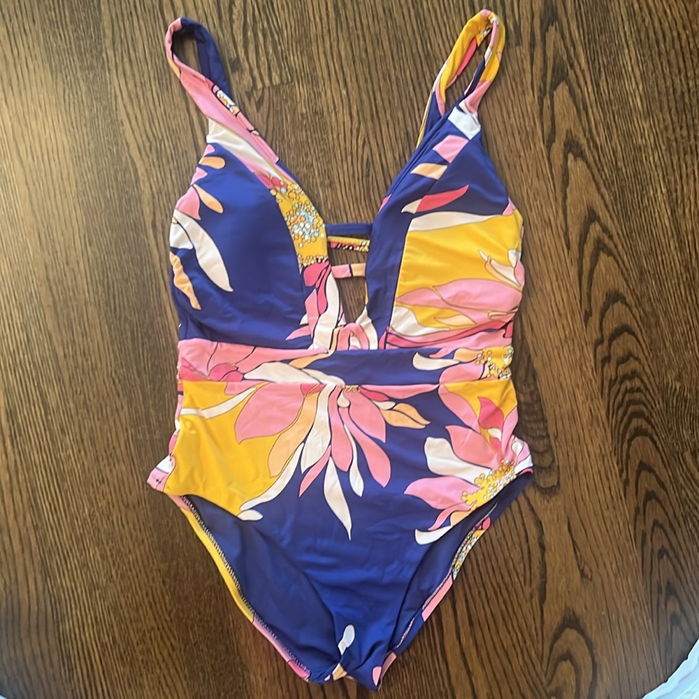 Trina Turk one piece tropical swim suit size 8.
